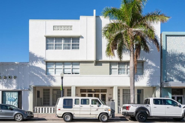 Welworth condo units Miami Beach image 9